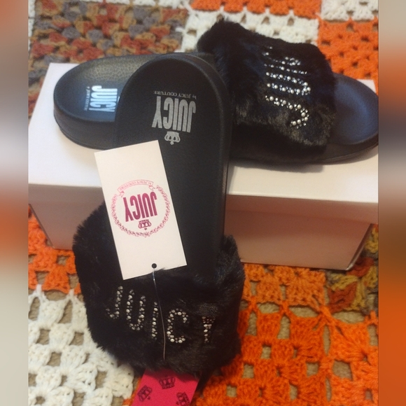 Juicy Couture Slides - Picture 2 of 3